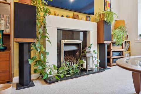 112 Monteith Drive, Clarkston, Glasgow, G76 8NZ