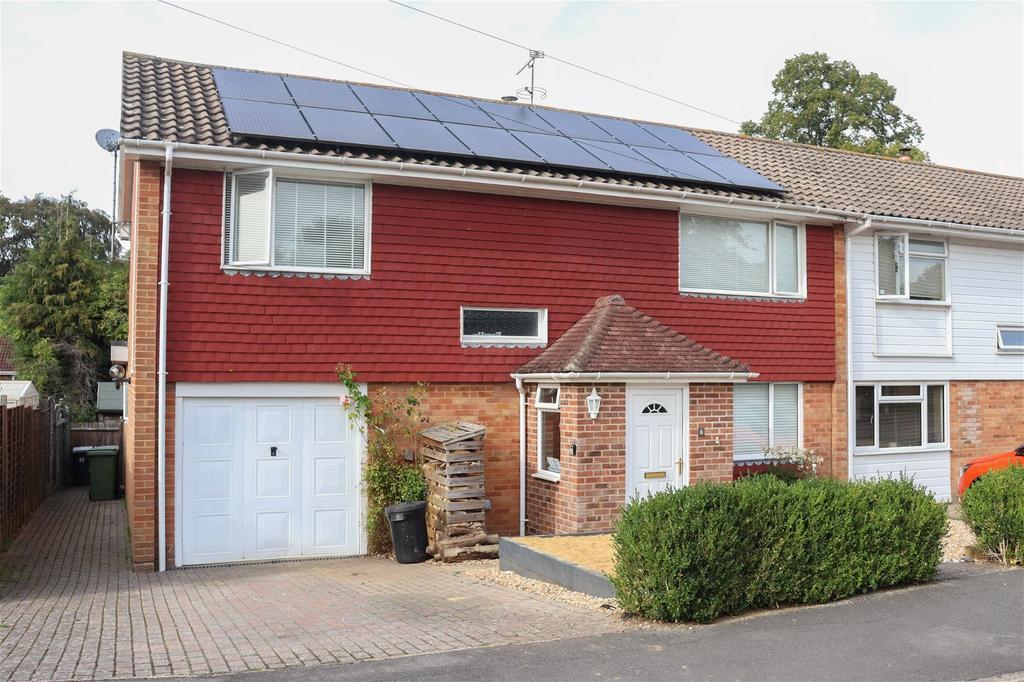 De Lucy Avenue, Alresford 4 bed end of terrace house £575,000