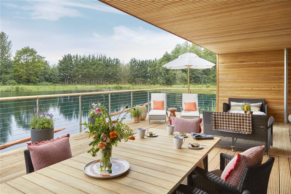 Marley View, Coln Waters, Lechlade... 3 bed penthouse to rent £8,500