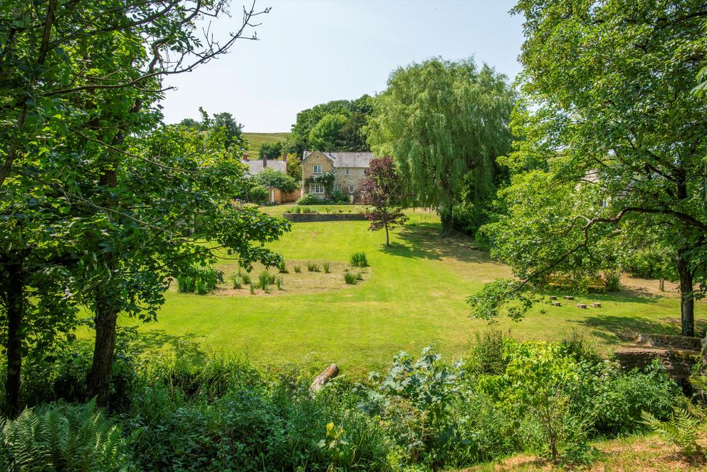 Bridgeacre, Uploders, Bridport, DT6 6 bed detached house for sale £