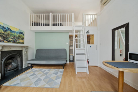 undefined, Gloucester Street, Pimlico, London, SW1V