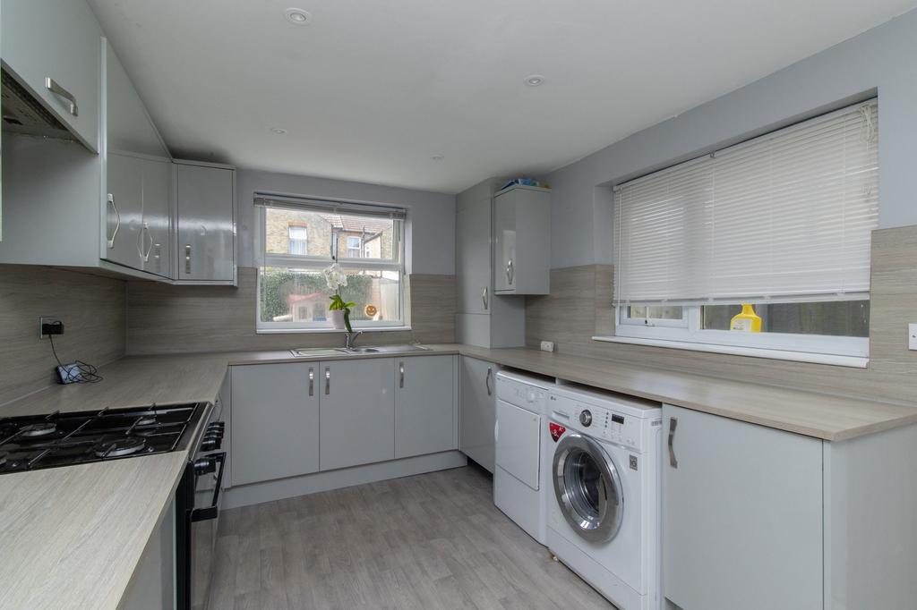 Hastings Avenue, Margate, CT9 4 bed terraced house for sale £280,000