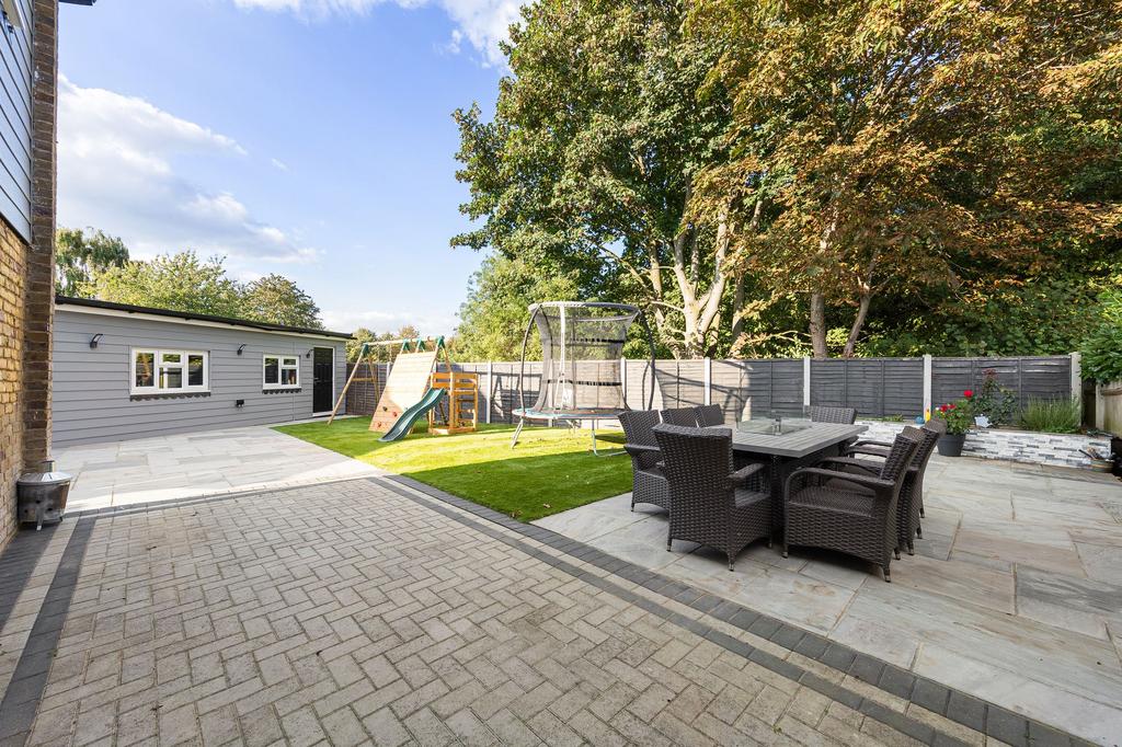 Maple Close, Larkfield, ME20 4 bed semidetached house for sale £410,000
