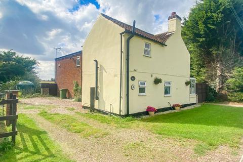 4 bedroom detached house for sale, Goxhill Road, Barrow Upon Humber, North Lincs, DN19