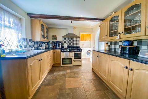 4 bedroom detached house for sale, Goxhill Road, Barrow Upon Humber, North Lincs, DN19