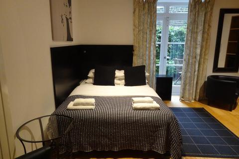 Cartwright Gardens, Bloomsbury, London, WC1H