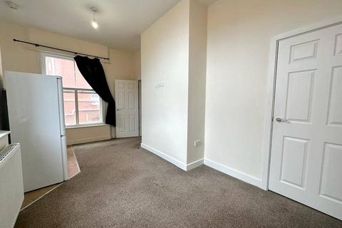 2 bedroom apartment to rent - Scarisbrick Avenue, Southport, PR8