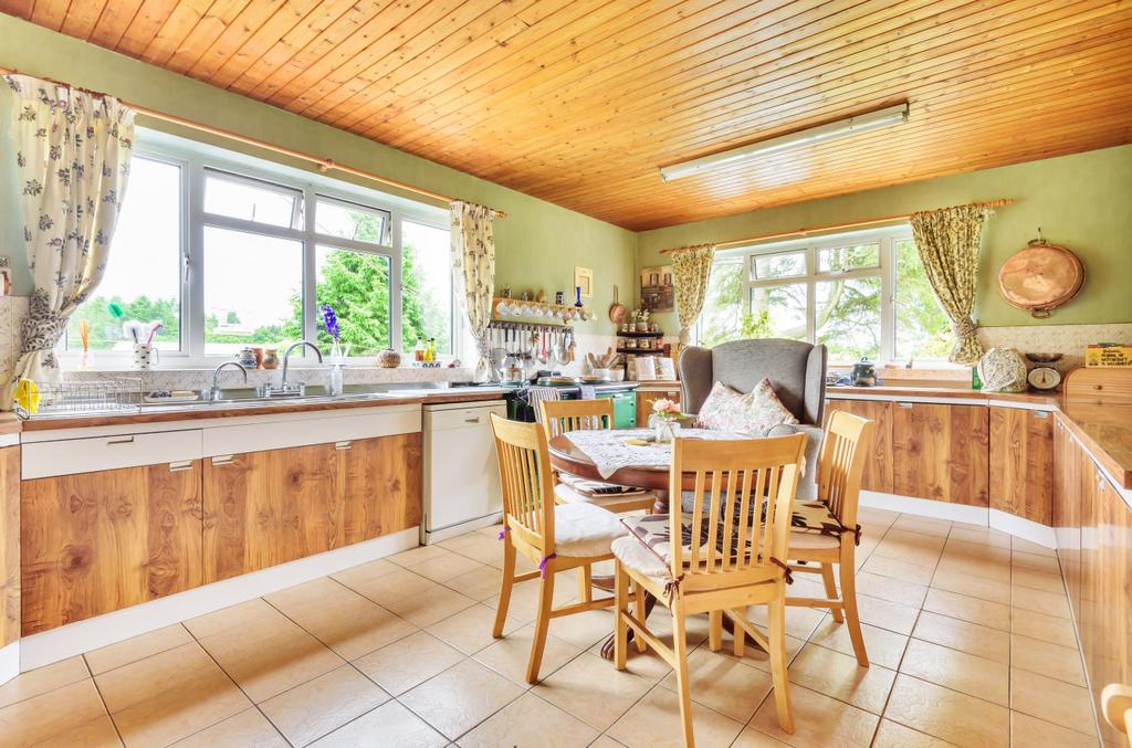 Petersfield Road, Monkwood... 5 bed detached house for sale £1,250,000