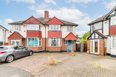 7 South Close, Twickenham, TW2 5JE