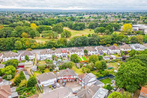 7 South Close, Twickenham, TW2 5JE