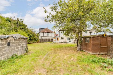 7 South Close, Twickenham, TW2 5JE