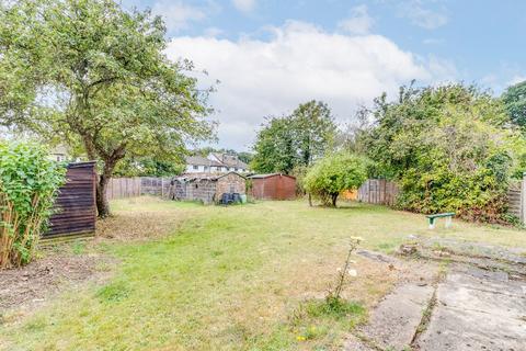 7 South Close, Twickenham, TW2 5JE