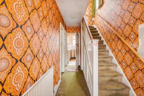 7 South Close, Twickenham, TW2 5JE