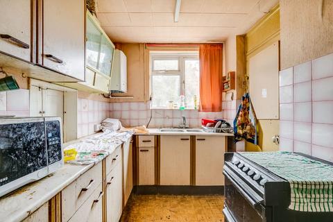 7 South Close, Twickenham, TW2 5JE