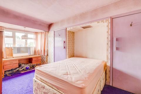 7 South Close, Twickenham, TW2 5JE