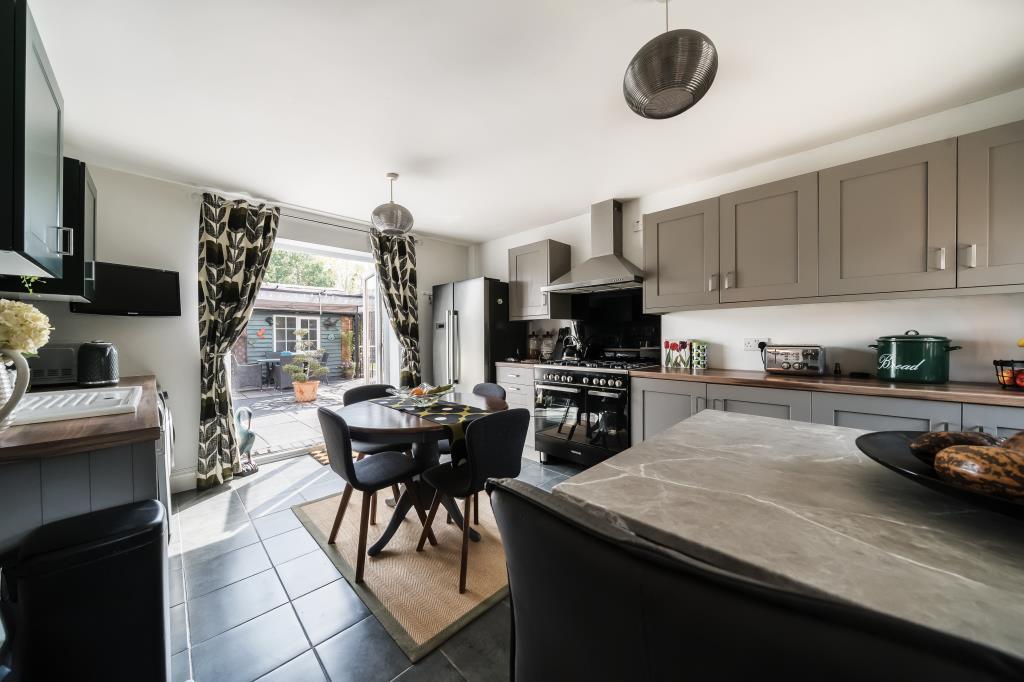 Kitchen /Dining Area