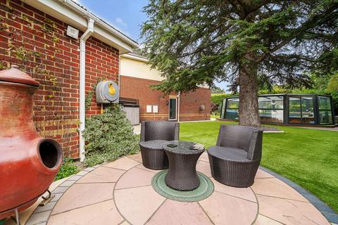 1 The Manor, Shinfield, Reading, RG2 9DP