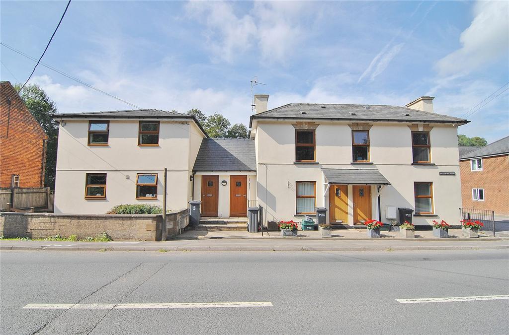 London Road, Thrupp, Stroud, Gloucestershire, GL5 2 bed apartment for