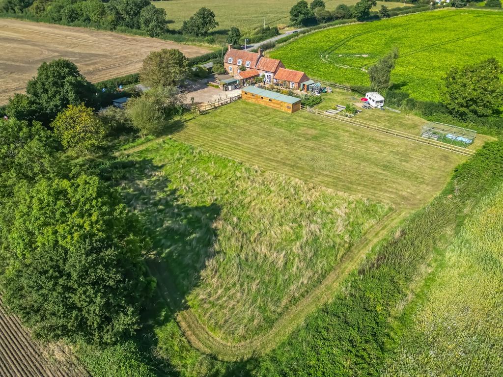 Bassingham Road, Aubourn, Lincoln, Lincolnshir, LN5 4 bed detached
