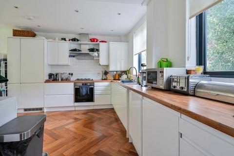 28 Barforth Road, London, SE15 3PS
