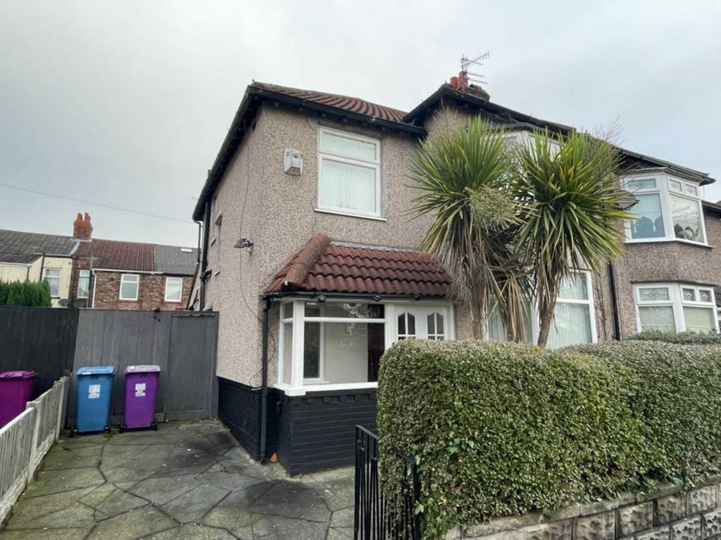 Queens Drive, Mossley Hill 3 bed semidetached house for sale £290,000