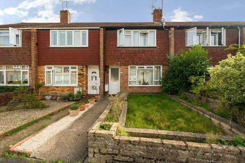 69 Connaught Crescent, Brookwood, Woking, GU24 0AW