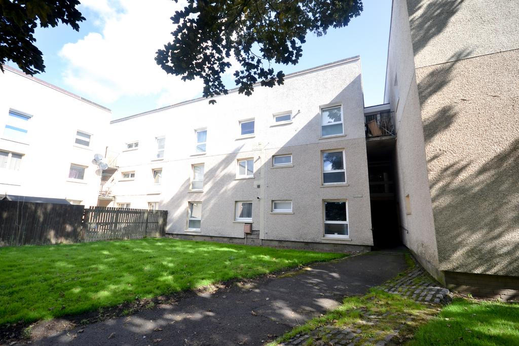 Oak Road, Cumbernauld G67 2 bed flat £53,500