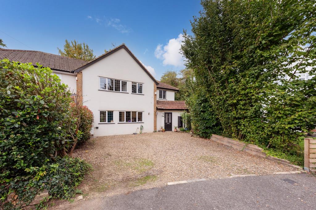 Hasting Close, Bray, Maidenhead 4 bed semidetached house for sale £