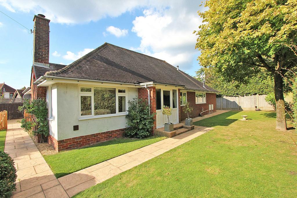 Sway Road, Brockenhurst, Hampshire, SO42 3 bed bungalow for sale £900,000