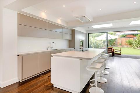 13 The Vale, London, NW11 8SE