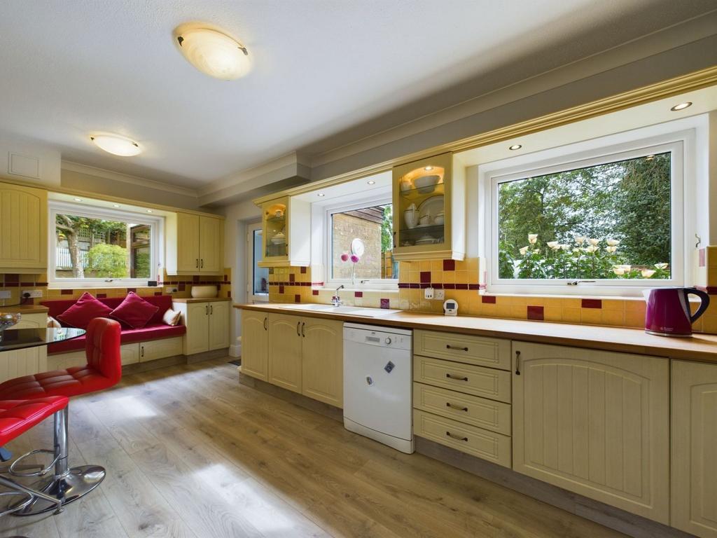 Kitchen / breakfast room