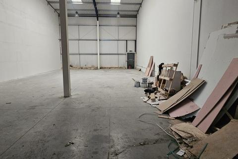 Industrial unit to rent, Beaver Industrial Park, Brent Road, Southall, Greater London, UB2