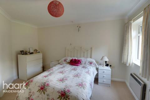 2 bedroom retirement property for sale, Shoppenhangers Road, Maidenhead