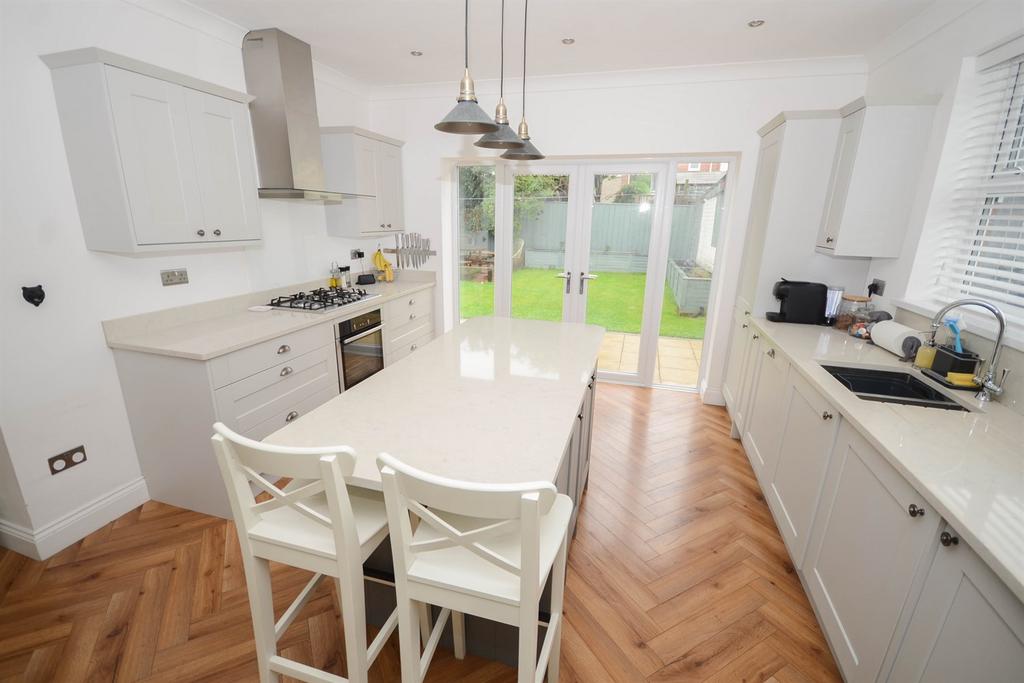 Kitchen/ breakfast r