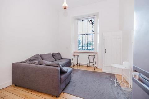 2 bedroom flat to rent, 0717LT Lutton Place, Edinburgh, EH8 9PF