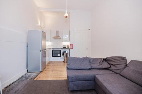 2 bedroom flat to rent, 0717LT Lutton Place, Edinburgh, EH8 9PF