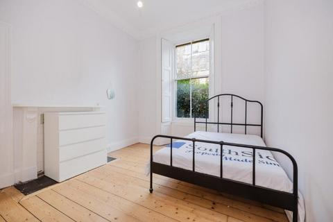 2 bedroom flat to rent, 0717LT Lutton Place, Edinburgh, EH8 9PF