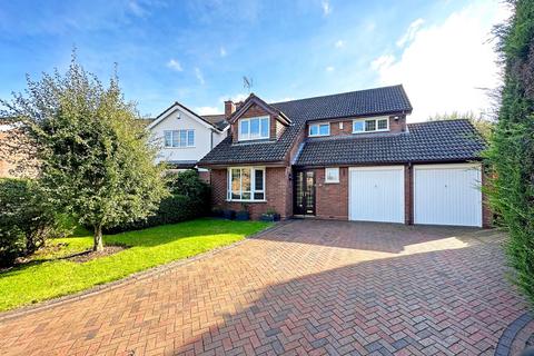 4 bedroom detached house for sale - Mallender Drive, Knowle, B93