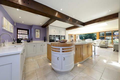6 bedroom detached house for sale - Grove Road, Beaconsfield, HP9