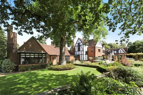 6 bedroom detached house for sale, Grove Road, Beaconsfield, HP9