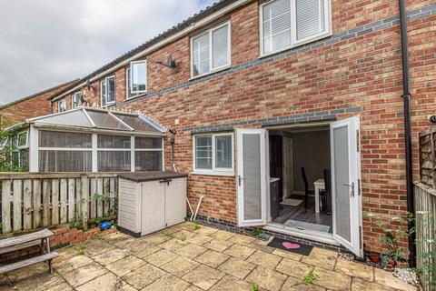 4 bedroom terraced house to rent, St. Cuthberts Road, Gateshead, Tyne and Wear, NE8