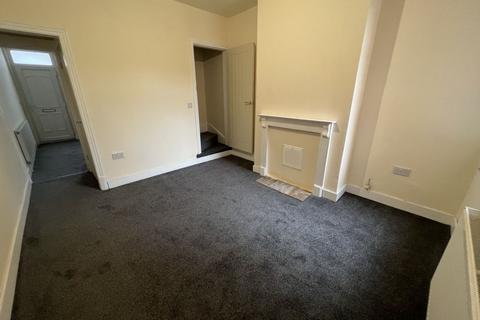 3 bedroom terraced house to rent, Tudor Road, Leicester, LE3