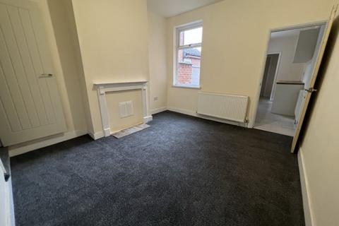 3 bedroom terraced house to rent, Tudor Road, Leicester, LE3