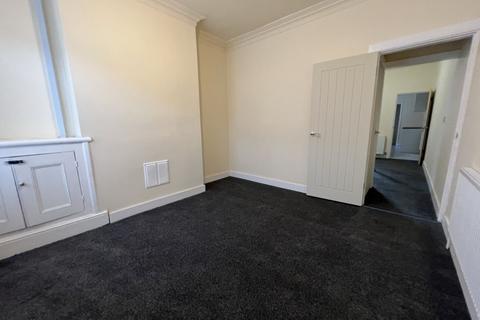 3 bedroom terraced house to rent, Tudor Road, Leicester, LE3