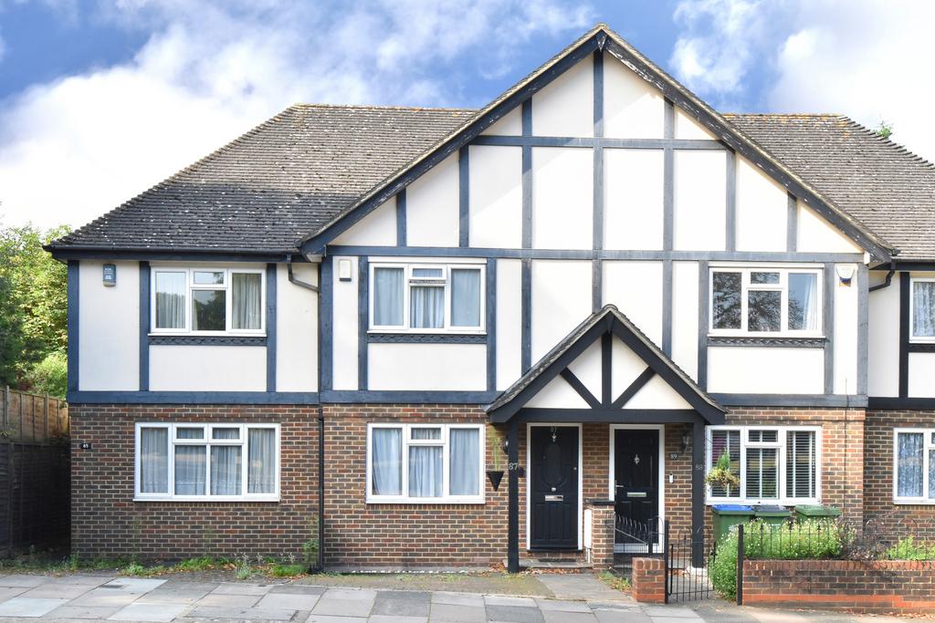 Hornfair Road, Charlton, SE7 2 bed terraced house £1,850 pcm (£427 pw)