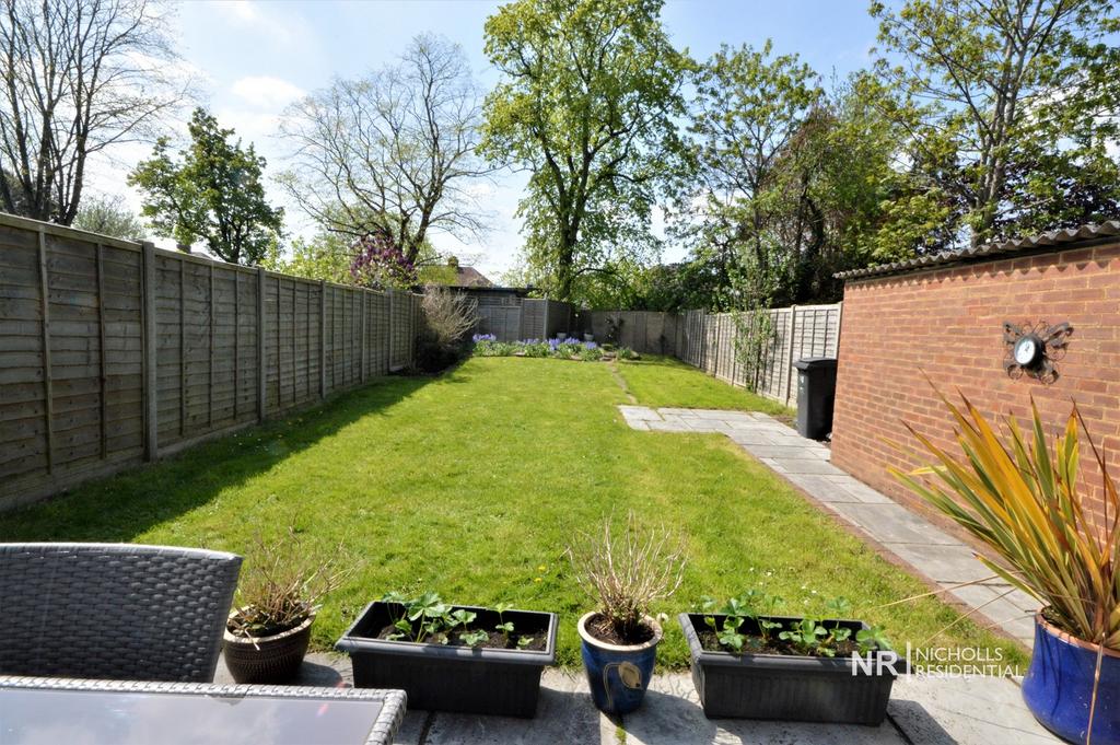 Frimley Road, Chessington, Surrey. KT9 3 bed terraced house for sale