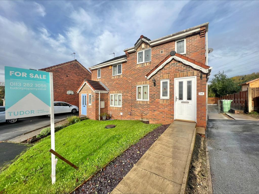 Town Close View, Kippax 3 bed semidetached house for sale £220,000
