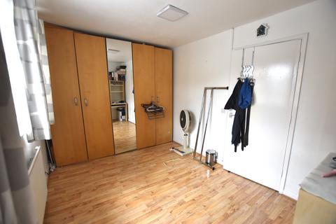 3 bedroom end of terrace house to rent - Albion Mews, London W6