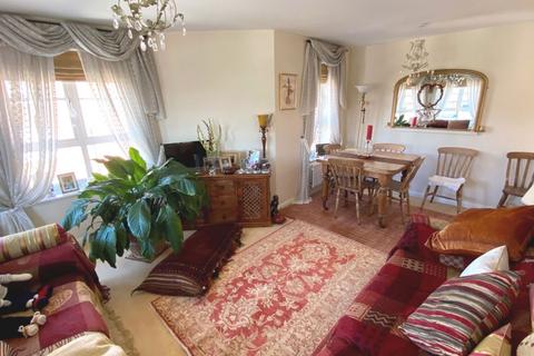2 bedroom flat for sale, The Nurseries, Cliftonville, Northampton NN1 5HN