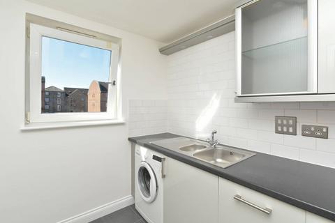 1/13 Ocean Way, Edinburgh, EH6 7DG